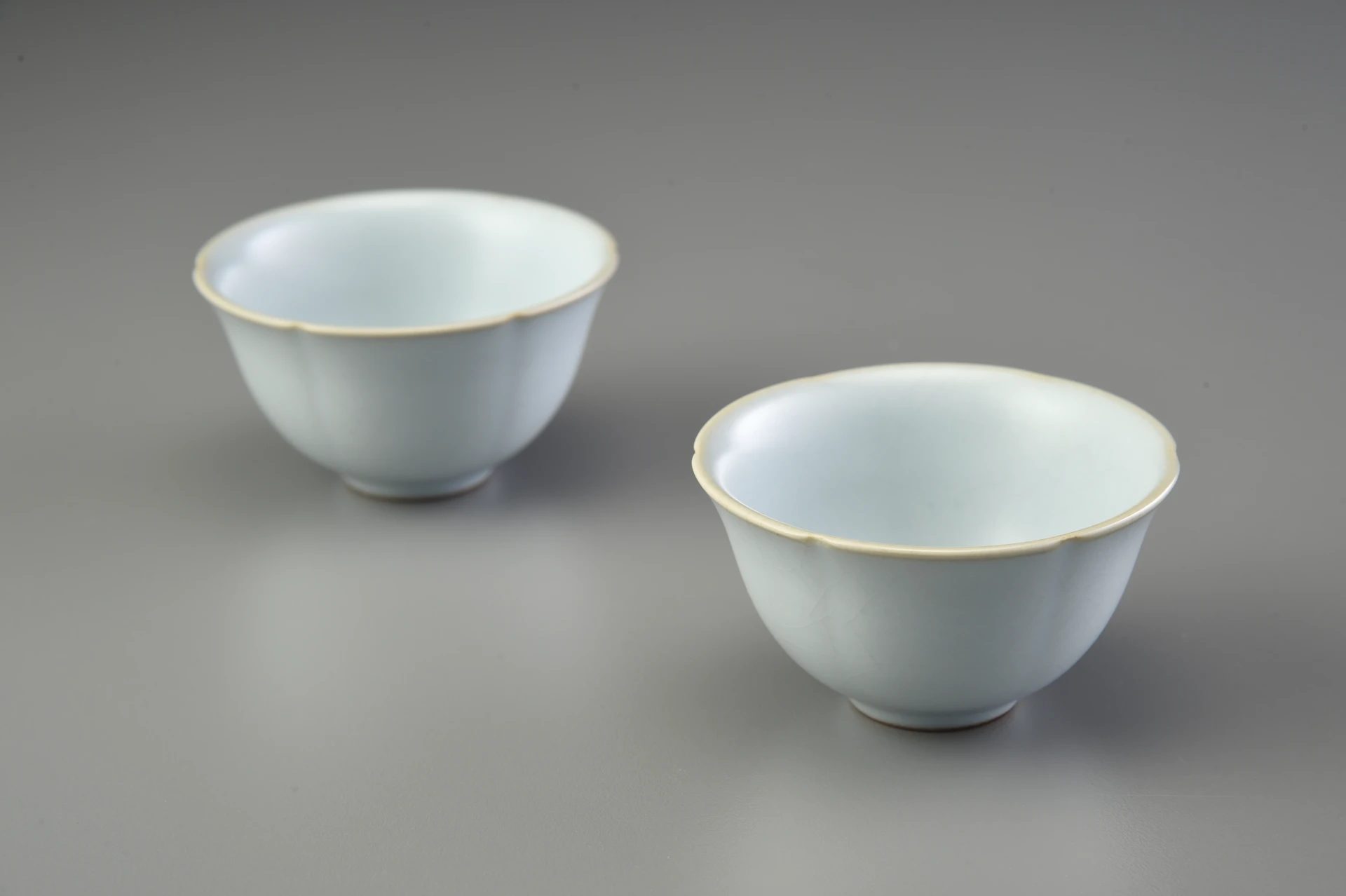 汝窯粉青中葵口杯(65cc) 丞漢茶具｜茶具｜茶具批發